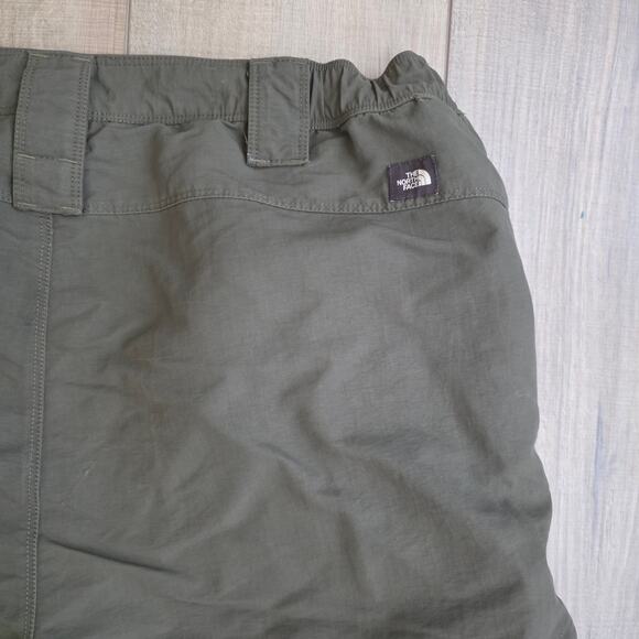 The North Face Olive Green Nylon Cargo Shorts Hiking Fishing Men Sz L - Picture 11 of 12